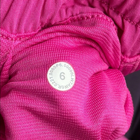Lululemon Pink Hotty Hot Shorts Waist Size 6 - Picture 9 of 11